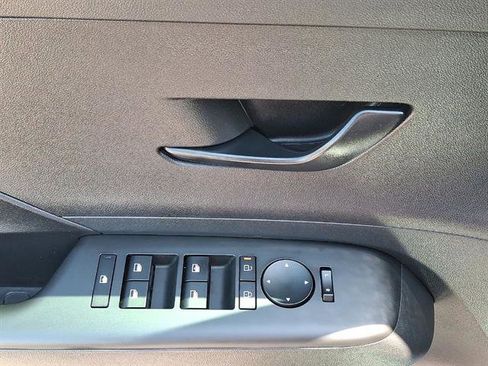 Certified 2025 Hyundai Kona SE AWD/4WD image 10