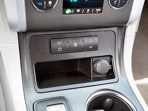 Used 2011 Chevrolet Traverse LT w/ Personal Connectivity Package AWD/4WD image 27