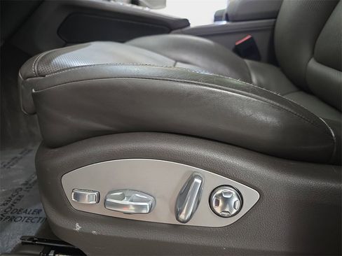 Used 2018 Porsche Macan S image 32