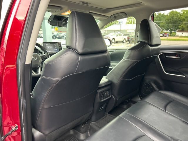 Used 2019 Toyota RAV4 XLE Premium w/ Cold Weather Package AWD/4WD image 20