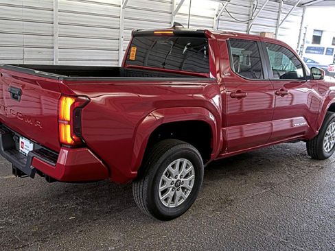 Used 2025 Toyota Tacoma SR5 AWD/4WD image 3