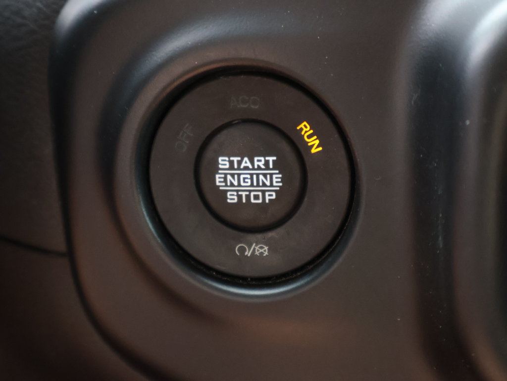 Used 2022 Jeep Wrangler Unlimited Sahara AWD/4WD image 30