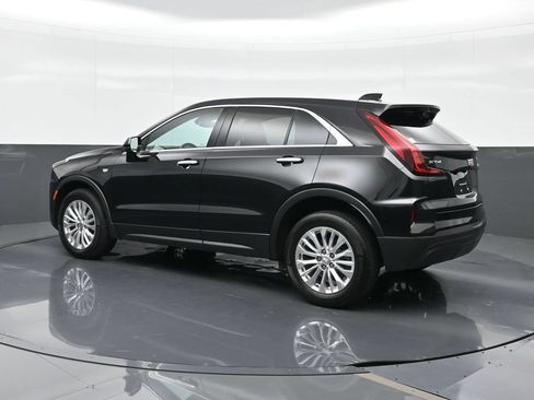 Certified 2024 Cadillac XT4 Luxury FWD image 3
