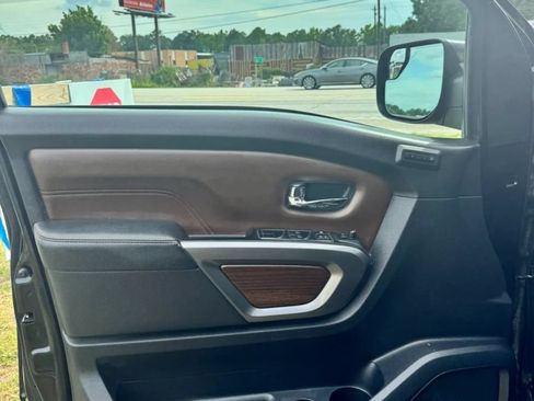 Used 2019 Nissan Titan Platinum Reserve AWD/4WD image 12
