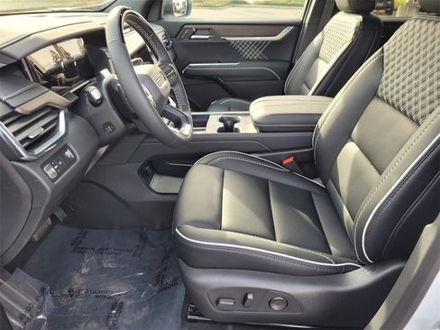 New 2026 GMC Acadia Denali w/ Super Cruise Package image 12