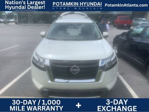 Used 2023 Nissan Pathfinder SL FWD image 1