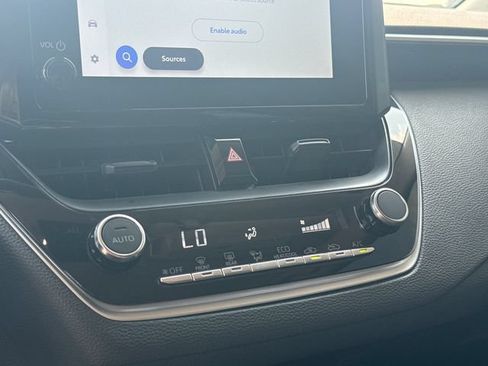 Used 2025 Toyota Corolla LE FWD image 19