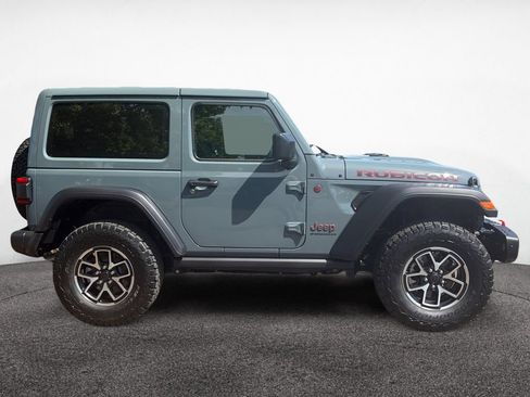 Used 2025 Jeep Wrangler Rubicon w/ Convenience Group AWD/4WD image 6