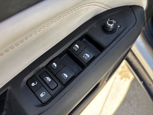 Used 2025 Jeep Compass Limited AWD/4WD image 14
