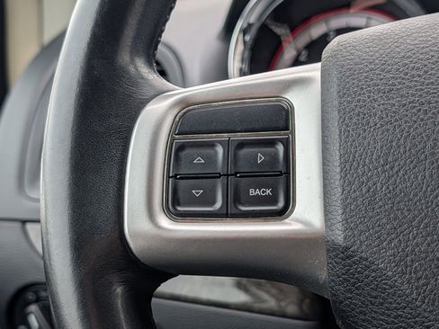 Used 2011 Dodge Grand Caravan Crew image 26