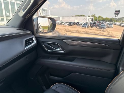 Used 2024 GMC Yukon AT4 w/ Technology Package AWD/4WD image 31