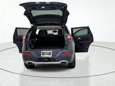 Used 2015 Jeep Cherokee Limited w/ Trailer Tow Group FWD image 17