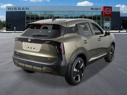 New 2026 Nissan Kicks SR w/ SR Premium Package FWD image 5