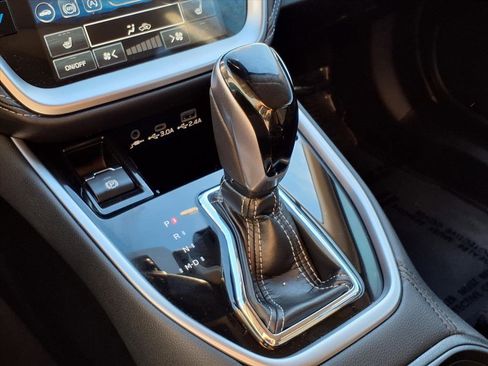 Certified 2025 Subaru Outback Premium image 12