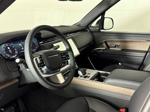 New 2025 Land Rover Range Rover Long Wheelbase SE image 38