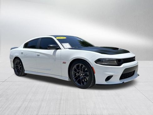 Used 2022 Dodge Charger Scat Pack w/ Plus Group RWD image 2