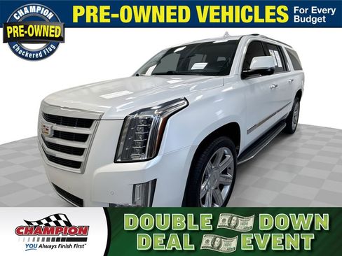 Used 2016 Cadillac Escalade ESV Luxury image 1