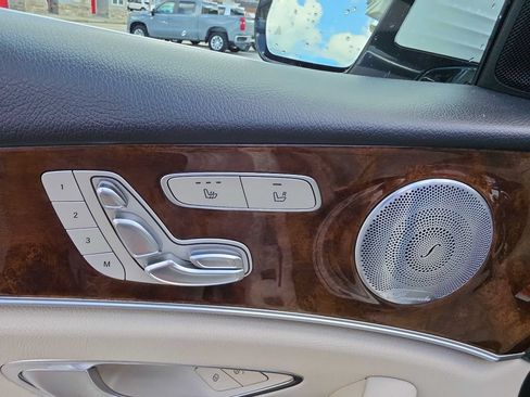 Used 2017 Mercedes-Benz E 400 4MATIC Wagon image 19