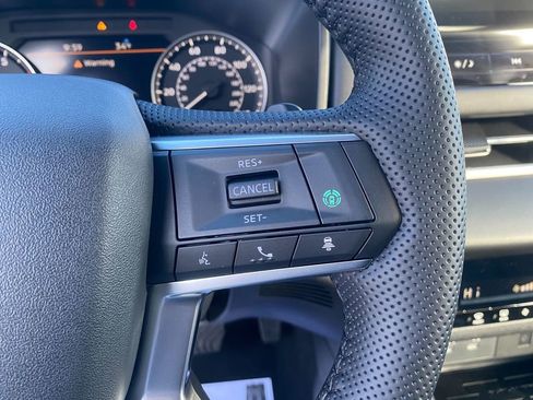 New 2025 Mitsubishi Outlander SE image 17