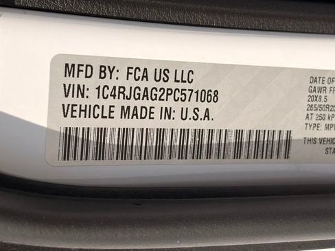 Used 2023 Jeep Grand Cherokee Altitude RWD image 21