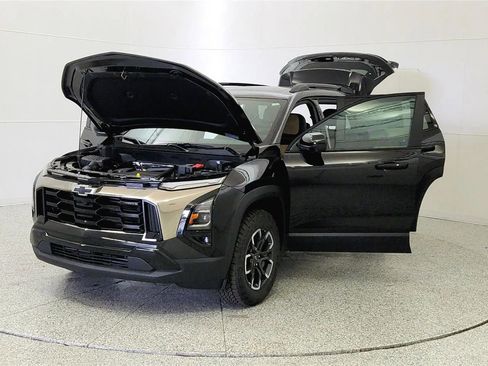 New 2026 Chevrolet Equinox ACTIV w/ Convenience Package III AWD/4WD image 10