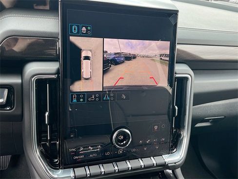 New 2026 GMC Yukon XL Elevation image 9