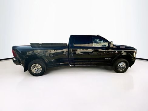 Used 2025 RAM 3500 Limited image 9