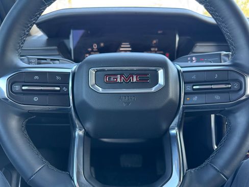 Used 2025 GMC Acadia Elevation AWD/4WD image 27