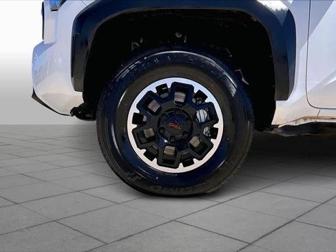 Certified 2024 Toyota Tacoma TRD Off-Road AWD/4WD image 11
