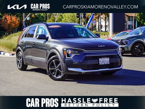 Certified 2025 Kia Niro LX image 1