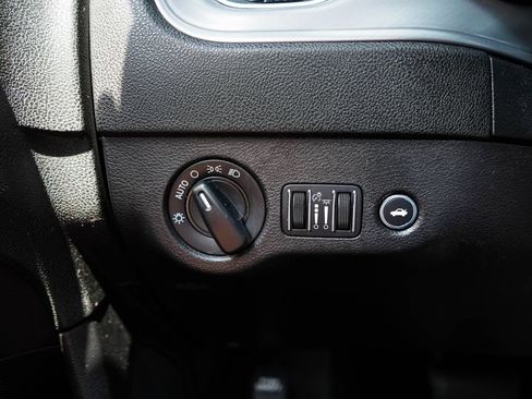 Used 2023 Dodge Charger SXT RWD image 31