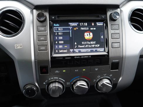 Used 2017 Toyota Tundra SR5 image 10