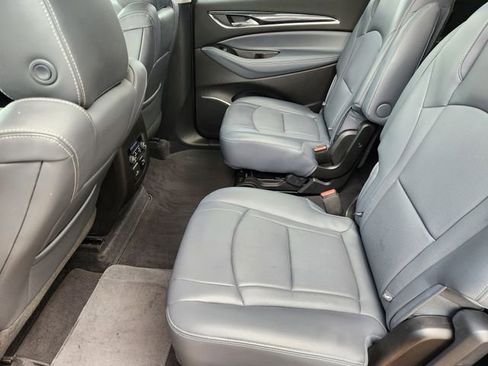 Used 2018 Buick Enclave Premium w/ Experience Buick Package FWD image 31