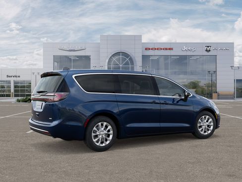 New 2025 Chrysler Pacifica Select image 42