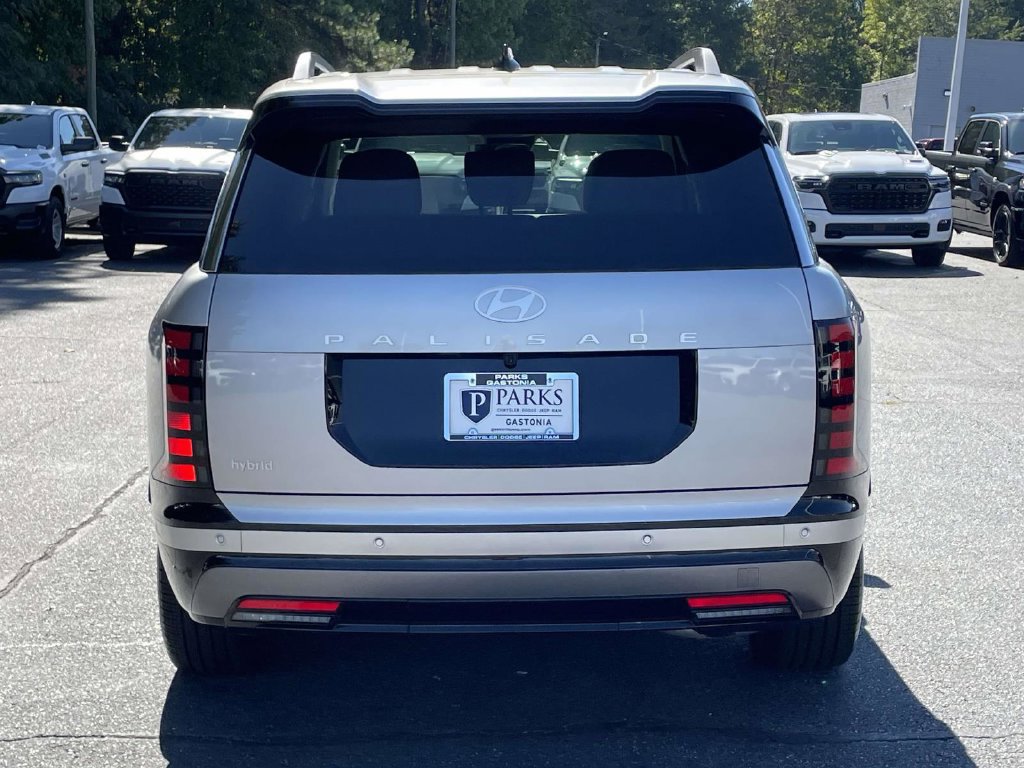 Used 2026 Hyundai Palisade Limited FWD image 7