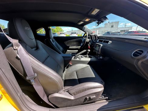 Used 2015 Chevrolet Camaro SS w/ SS Performance Package RWD image 25