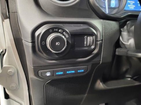 Used 2024 Jeep Wrangler Unlimited Sahara image 23