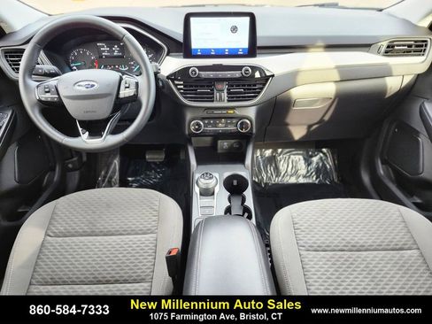 Used 2022 Ford Escape SE w/ Cold Weather Package image 12