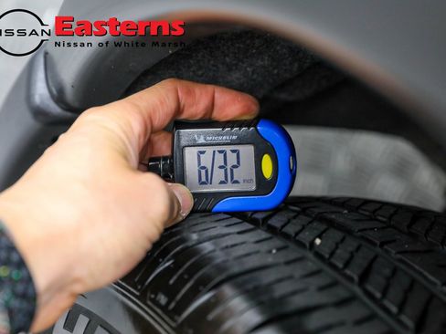 Used 2023 Nissan Rogue SV image 43