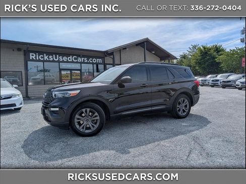 Used 2021 Ford Explorer XLT w/ Equipment Group 202A RWD image 1