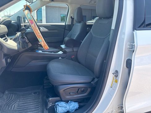 Used 2025 Ford Explorer Active RWD image 5