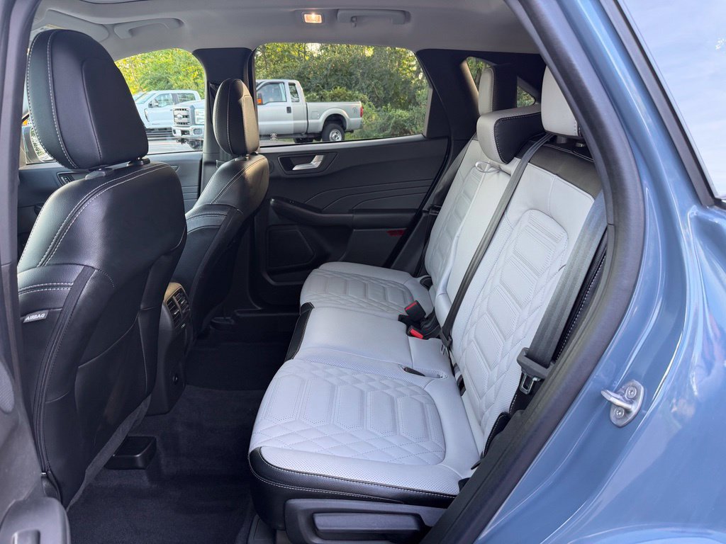Used 2023 Ford Escape Platinum w/ Premium Technology Package AWD/4WD image 20