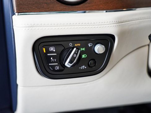 Certified 2023 Bentley Bentayga AWD/4WD image 18