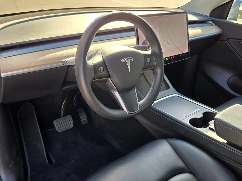 Used 2021 Tesla Model Y Long Range AWD/4WD image 12