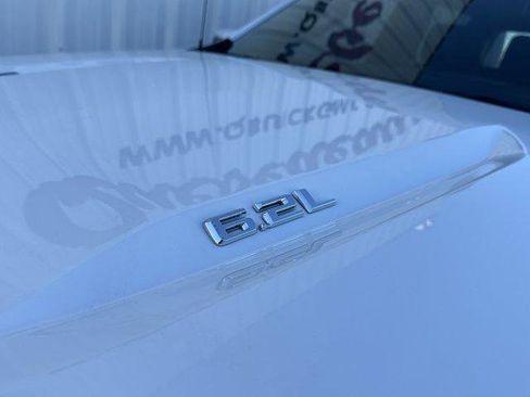 Used 2019 Chevrolet Silverado 1500 High Country w/ Technology Package image 5