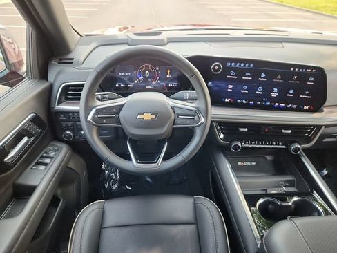 Used 2025 Chevrolet Tahoe Premier AWD/4WD image 22
