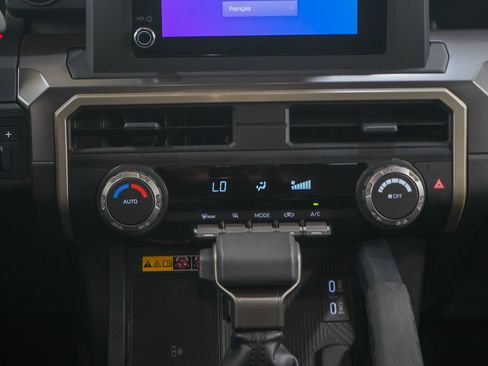 Used 2025 Toyota Tacoma SR5 w/ SR5 Upgrade Package AWD/4WD image 19