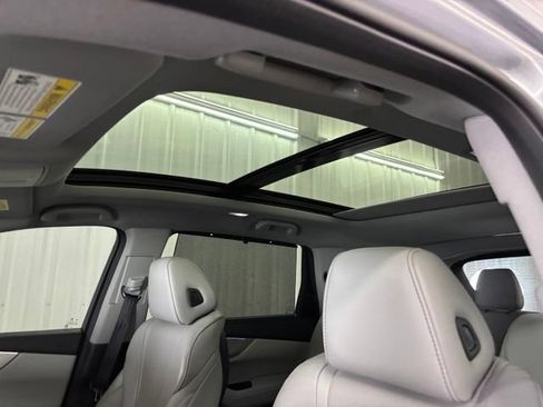 Certified 2023 Acura MDX FWD w/ Technology Package image 10