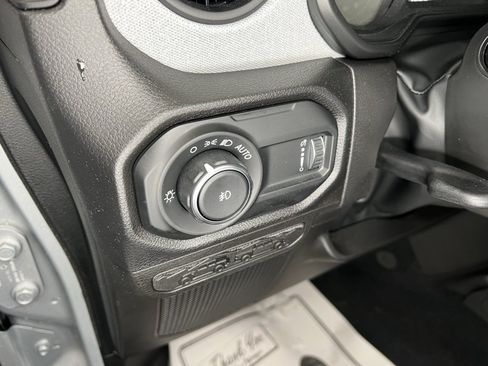 Used 2024 Jeep Wrangler Willys image 13