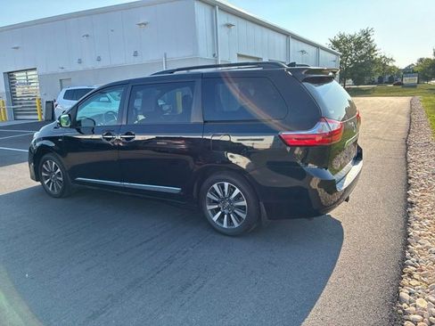 Used 2018 Toyota Sienna Limited Premium AWD/4WD image 14